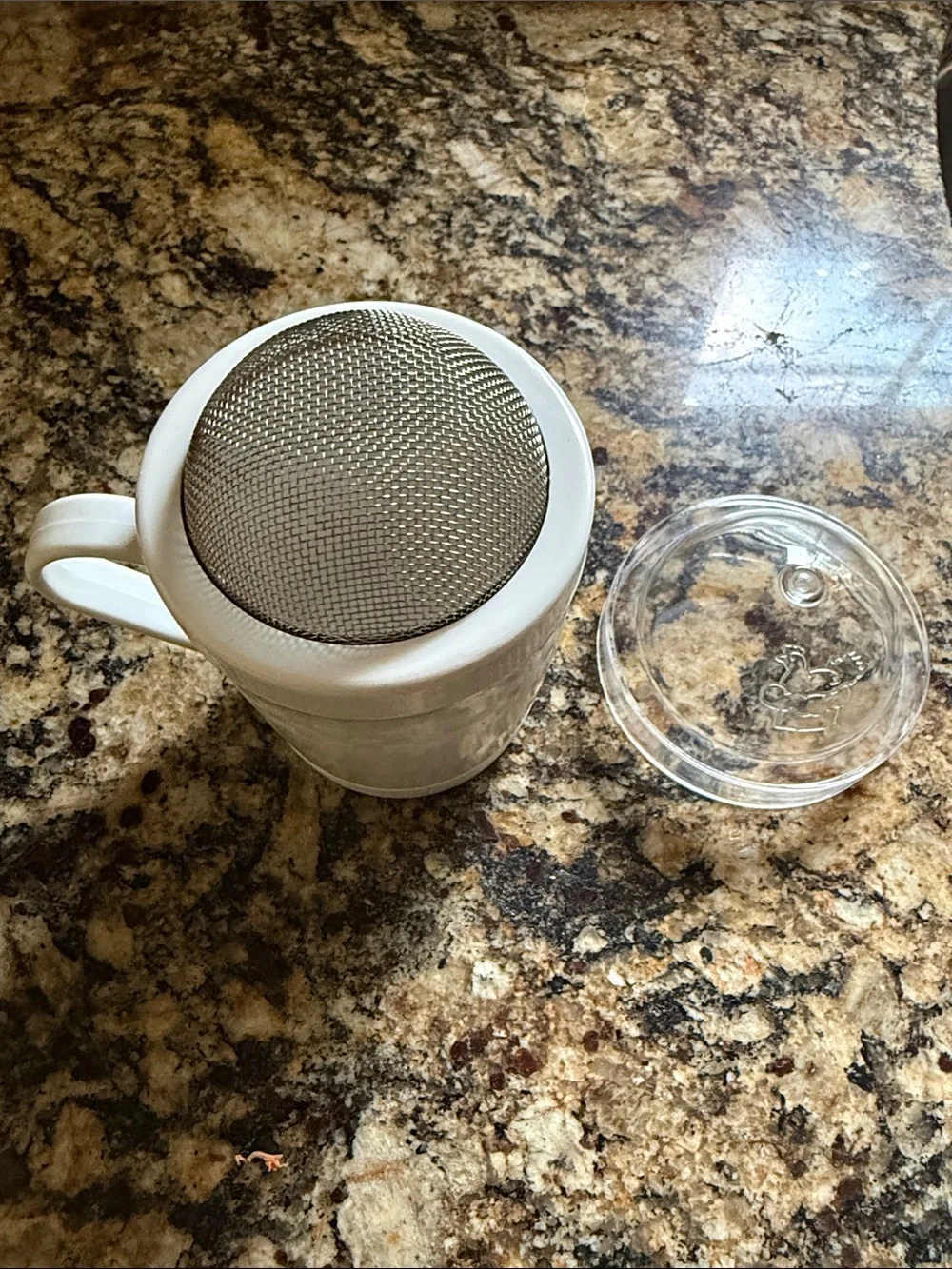 Pampered Chef Sugar ShakerWhite Citrus Juicer Mug with Handle - Home Kitchen